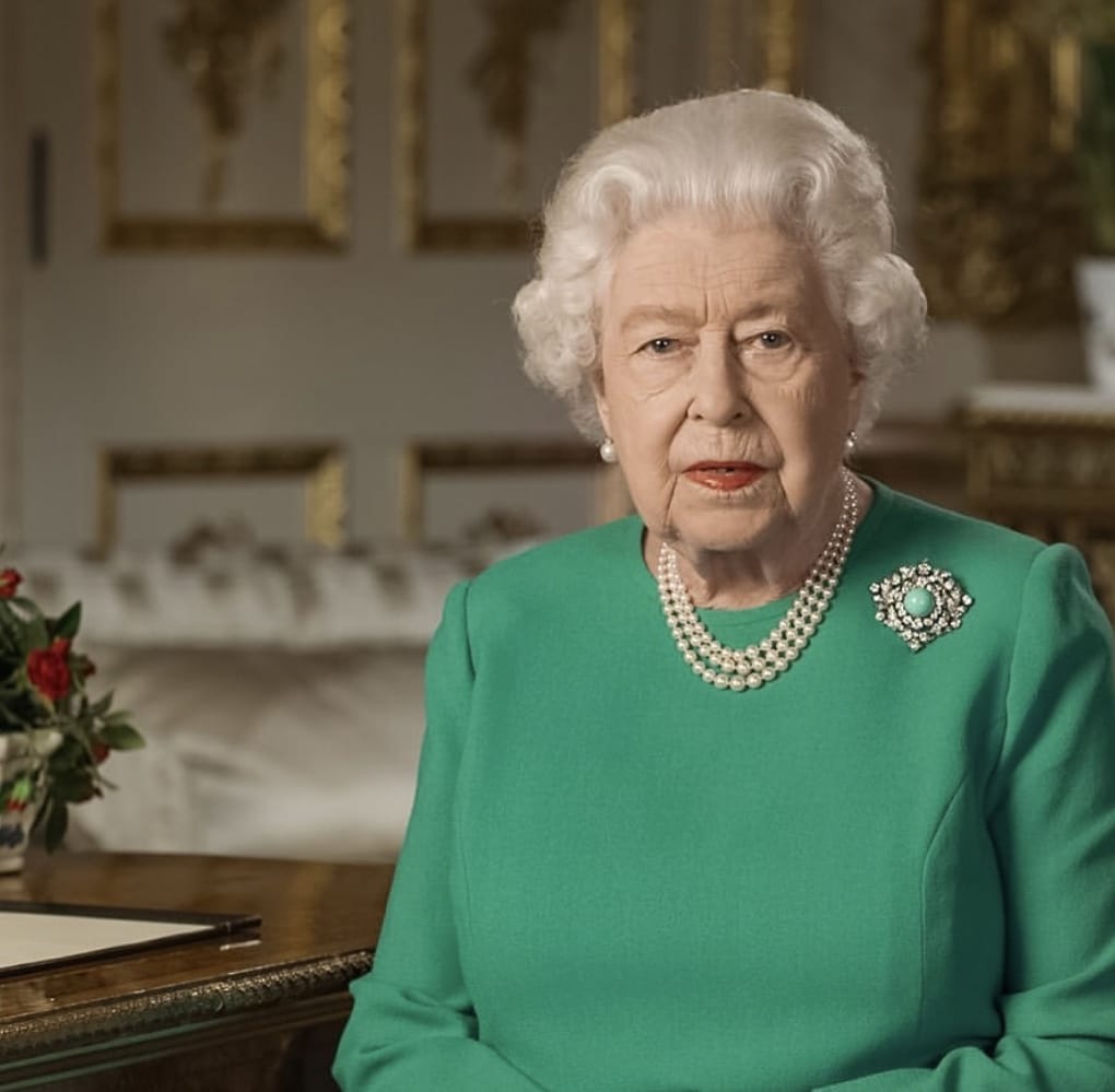 CRECEN LOS RUMORES DE LA ABDICACIÓN DE LA REINA ISABEL II