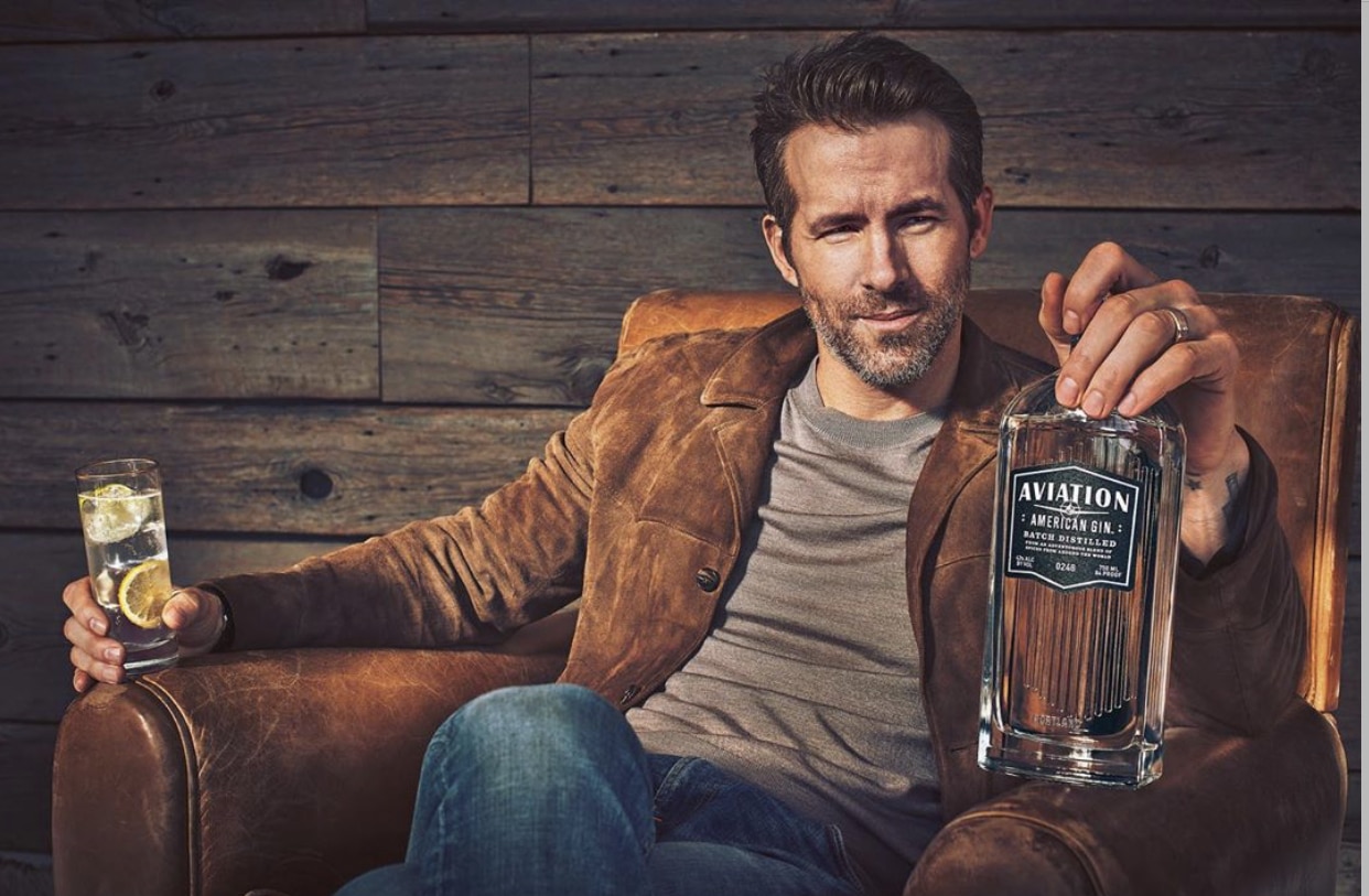 RYAN REYNOLDS VENDE PARTE DE AVIATION AMERICAN GIN