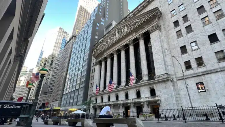 Wall Street se hunde tras nuevos aranceles de Trump