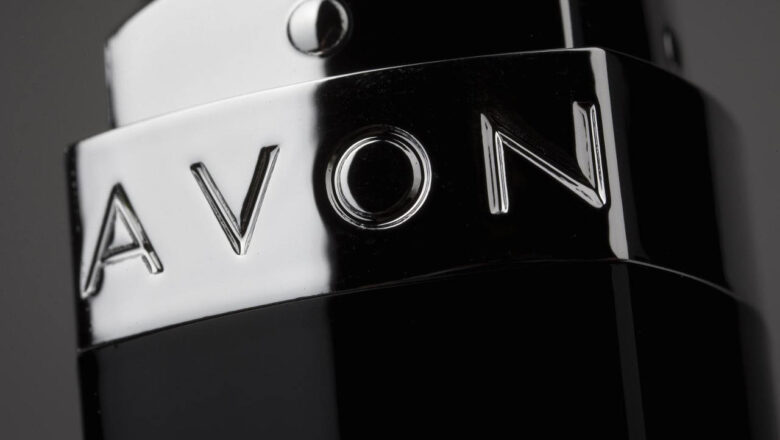 Natura acuerda vender Avon Internacional a la estadounidense Regent