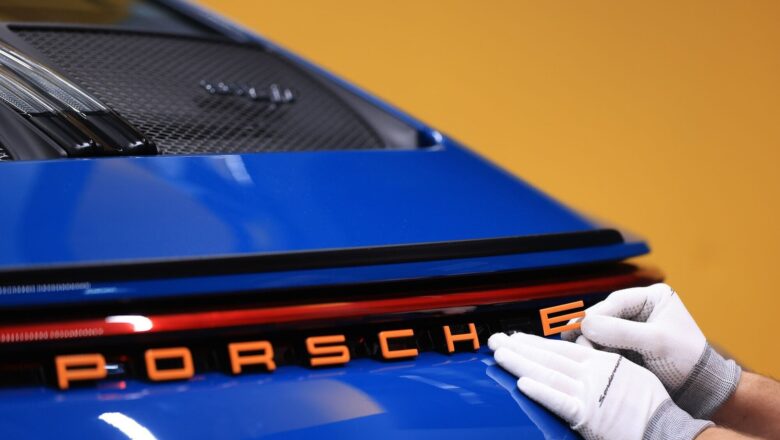 Porsche pretende recuperar velocidad con recortes de costes y motores de combustión