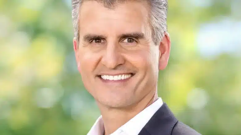 Josh D’Amaro se prepara para una aventura salvaje como el nuevo CEO de Disney