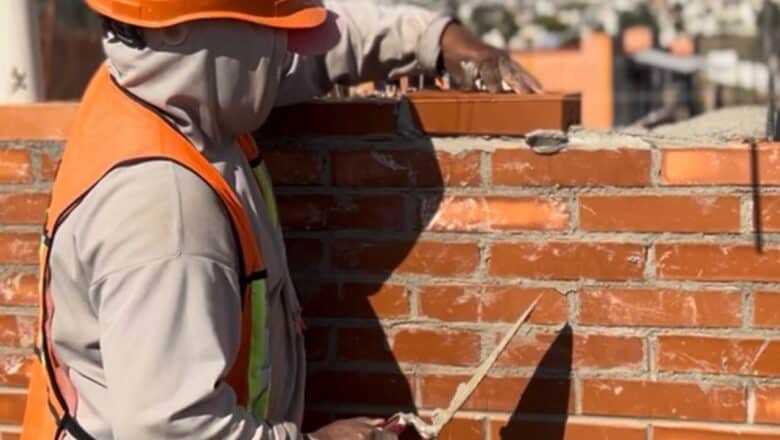 MÁS ALLÁ DEL M²: EL VERDADERO COSTO DE VIVIR EN VIVIENDA SOCIAL EN MÉXICO